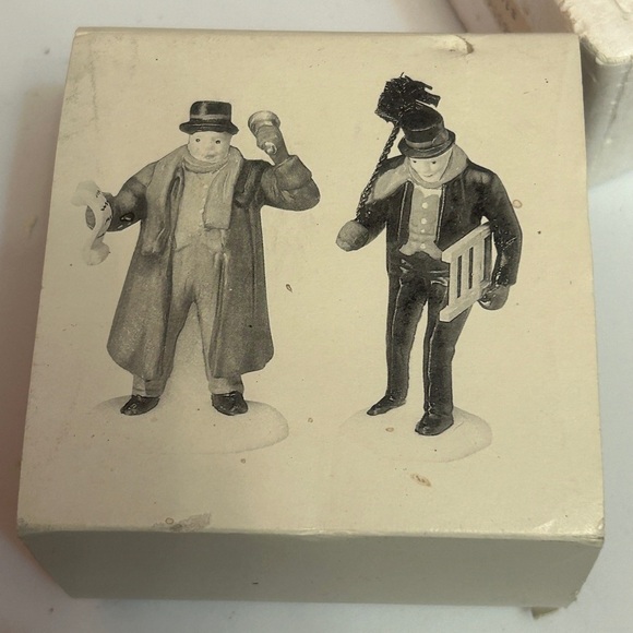Department 56  Town Crier & Chimney Sweep 1991 With Box - Picture 5 of 8